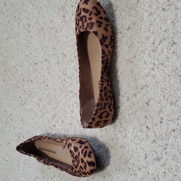 Flats - Picture 3 of 5